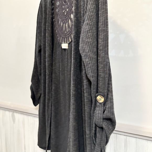 Altar’d Black Sweater.Gorgeous.New,without tags.Hits right below waist. - Picture 3 of 8